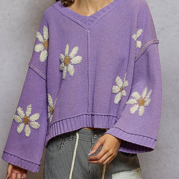 POL Sweaters - NWOT POL V-Neck Chenille Daisy Sweater
